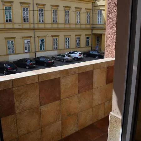 Apartment Downtown Osijek Room photo